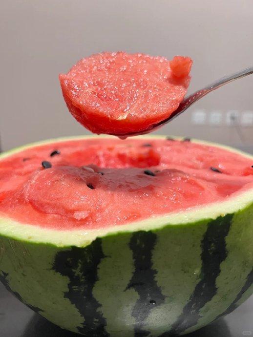 甜的娱乐吃瓜,揭秘娱乐圈甜蜜瓜皮背后的故事 第2张 甜的娱乐吃瓜,揭秘娱乐圈甜蜜瓜皮背后的故事 第2张